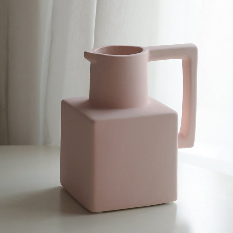 Vase en céramique carrée de style minimaliste